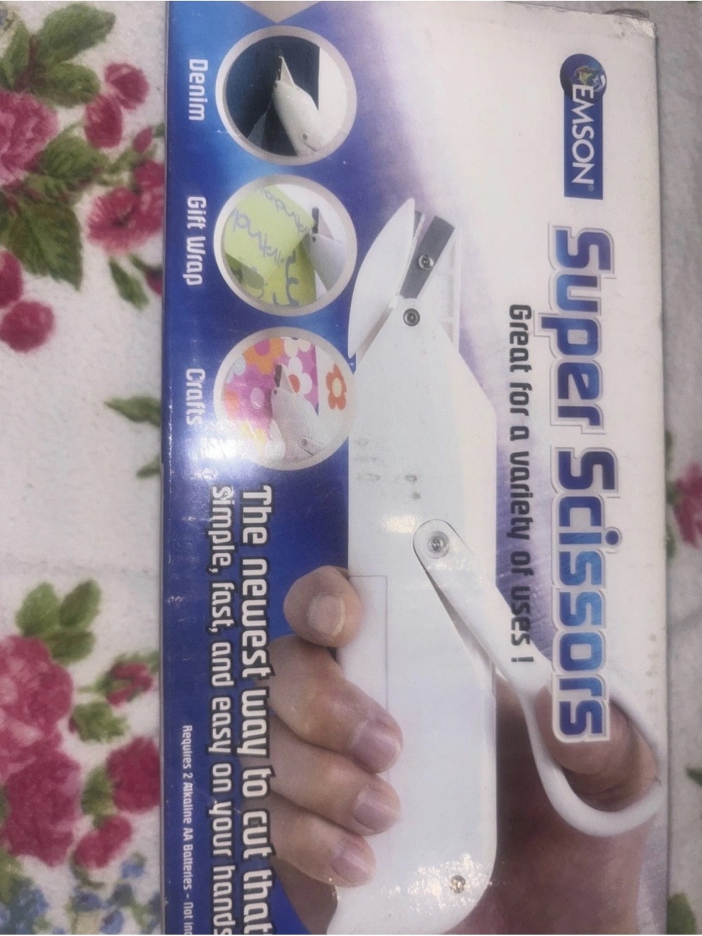 Emson Super Scissors - White Handheld Battery Operated